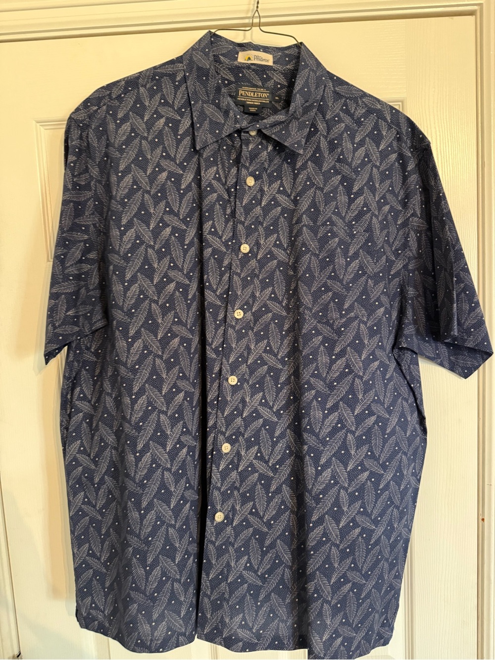 Pendleton Surf Men's Short-Sleeve Button-Up Shirt - Blue Leaf Print